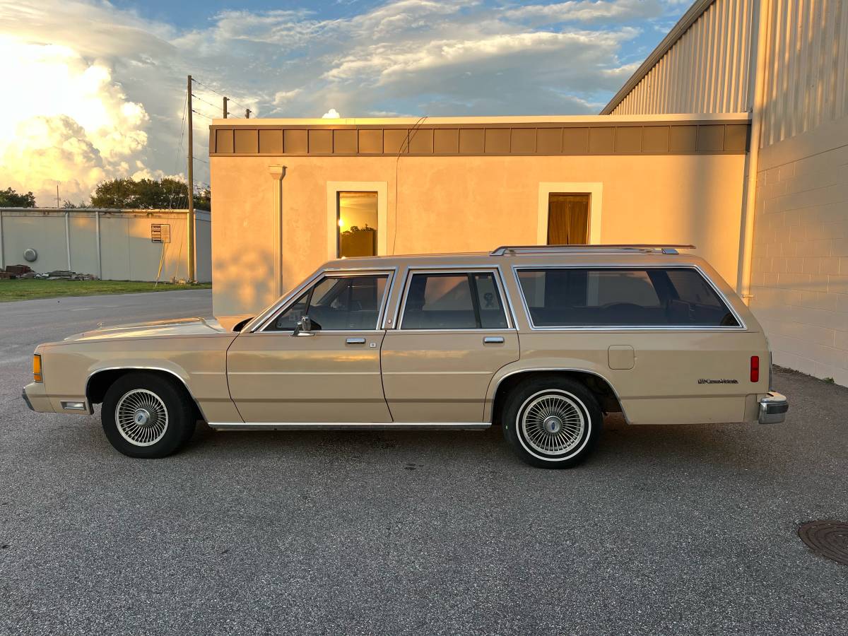 Ford-crown-victoria-1989-custom