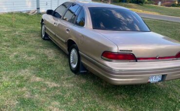 Ford-crown-victoria-1993