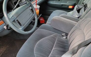 Ford-crown-victoria-1995-18