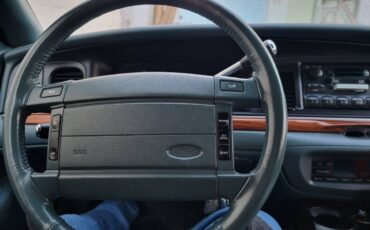 Ford-crown-victoria-1995-2