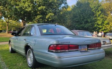 Ford-crown-victoria-1995-5