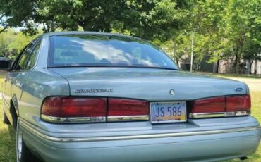 Ford-crown-victoria-1995-7