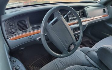 Ford-crown-victoria-1995-8