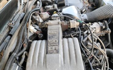 Ford-crown-victoria-ltd-1986-10
