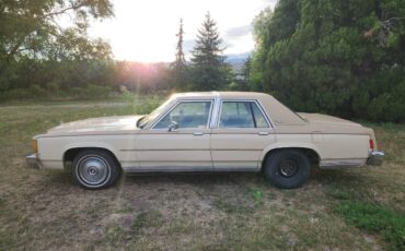 Ford-crown-victoria-ltd-1986-4