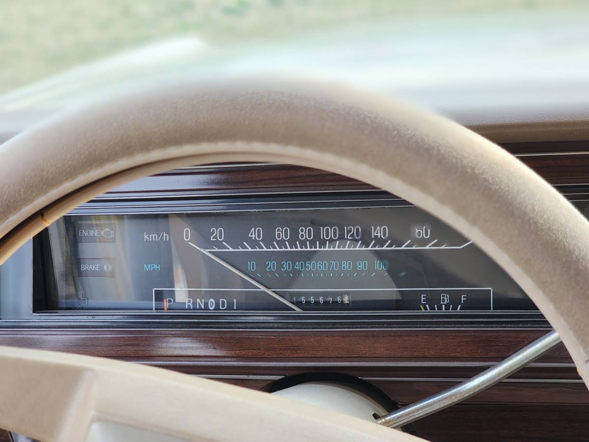 Ford-crown-victoria-ltd-1986-6