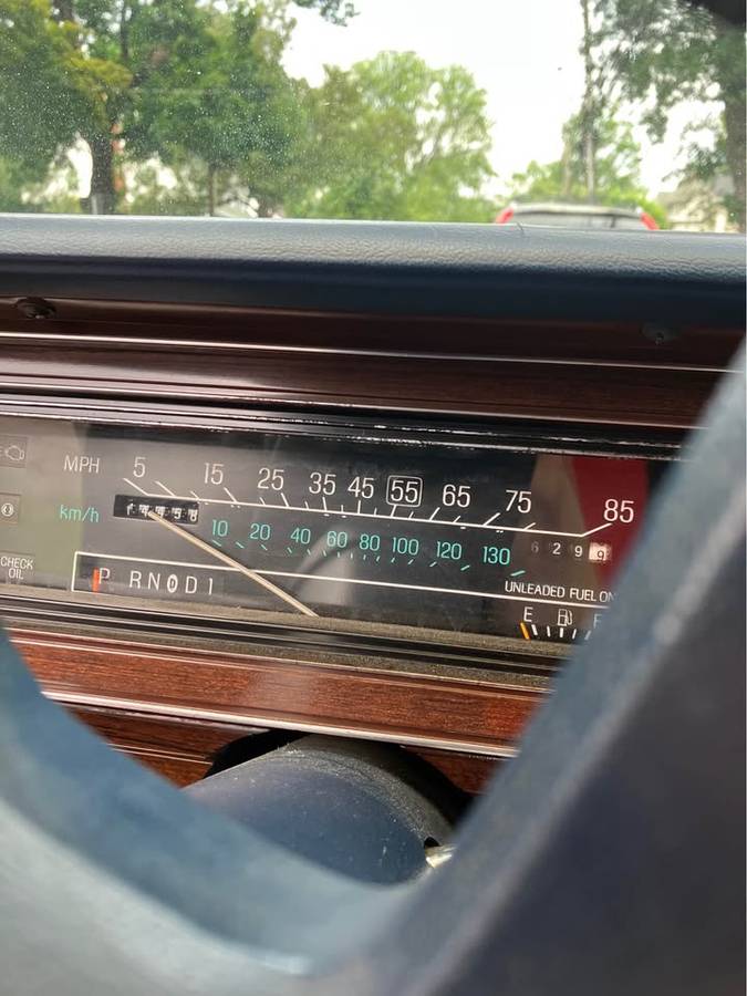 Ford-crown-victoria-ltd-1987-blue-29