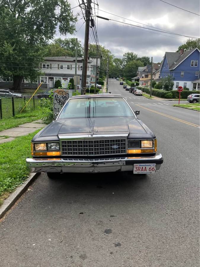 Ford-crown-victoria-ltd-1987-blue-38