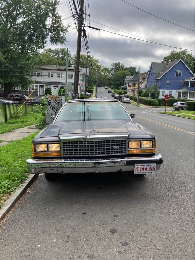 Ford-crown-victoria-ltd-1987-blue-39