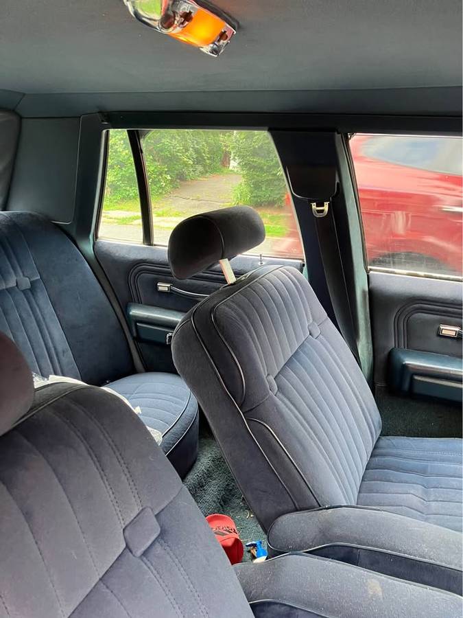 Ford-crown-victoria-ltd-1987-blue-8
