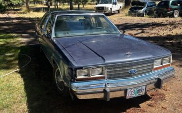 Ford-crown-victoria-ltd-crown-victoria-lx-1988-blue-1