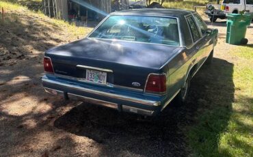 Ford-crown-victoria-ltd-crown-victoria-lx-1988-blue-2