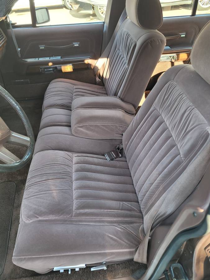 Ford-crown-victoria-lx-1989-11
