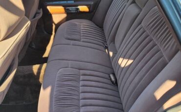 Ford-crown-victoria-lx-1989-4