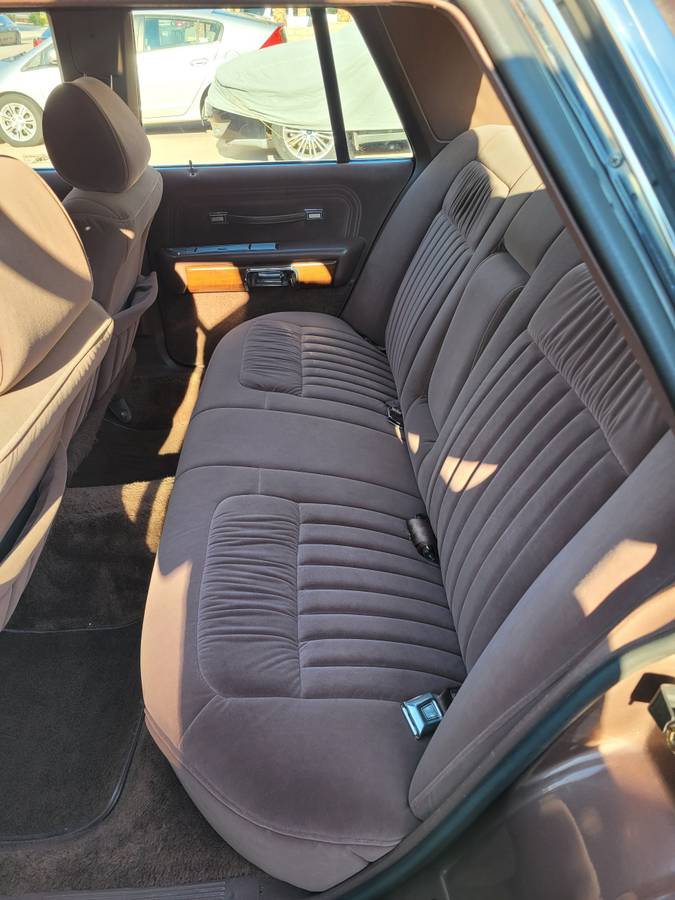 Ford-crown-victoria-lx-1989-4