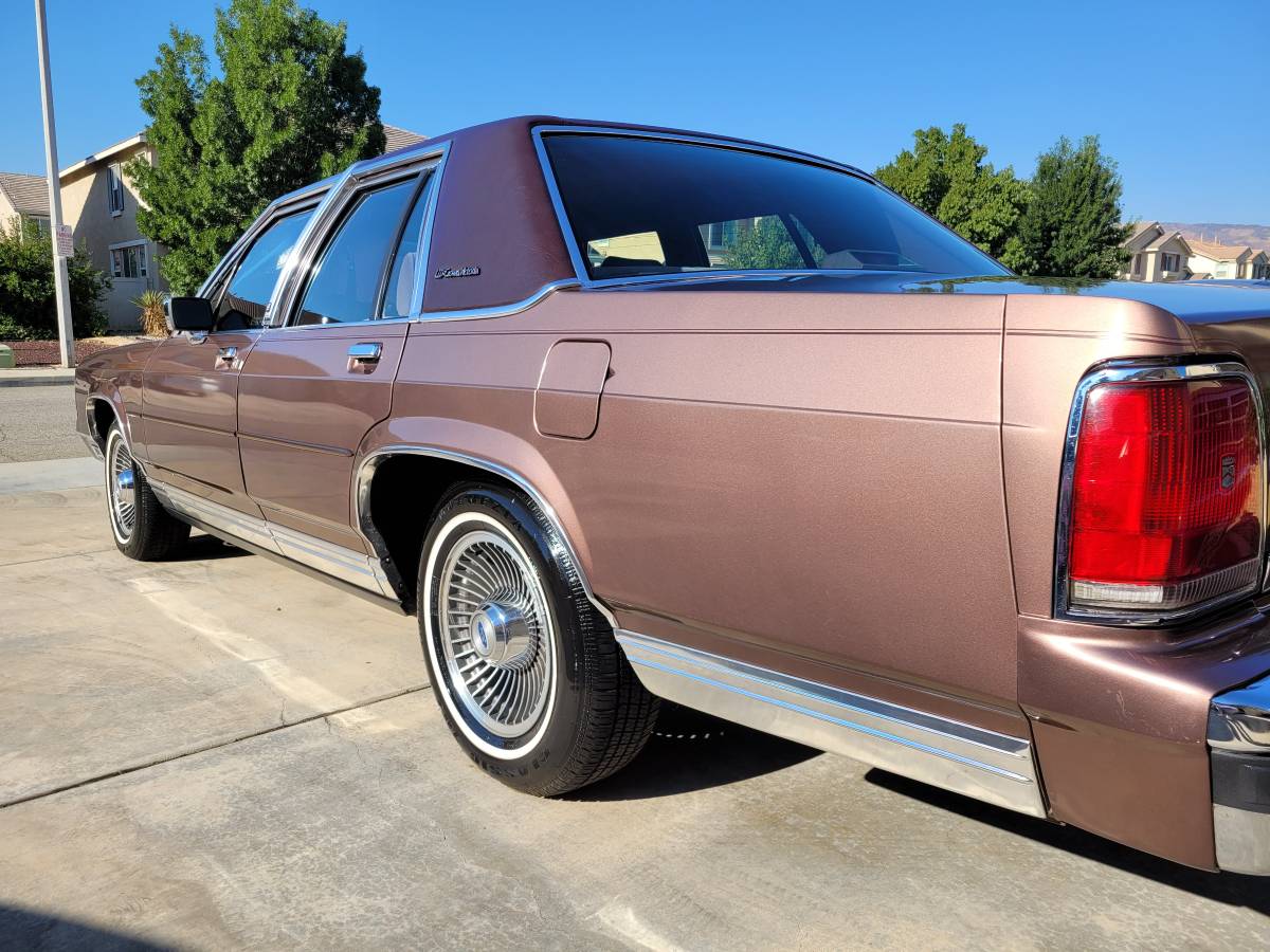 Ford-crown-victoria-lx-1989-5