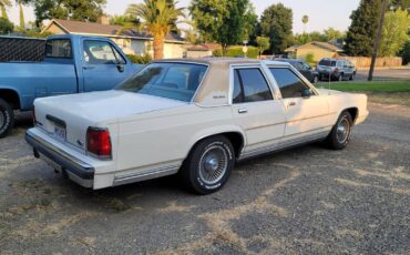 Ford-crown-victoria-lx-1990-white-2