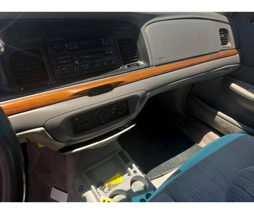 Ford-crown-victoria-lx-1995-black-12