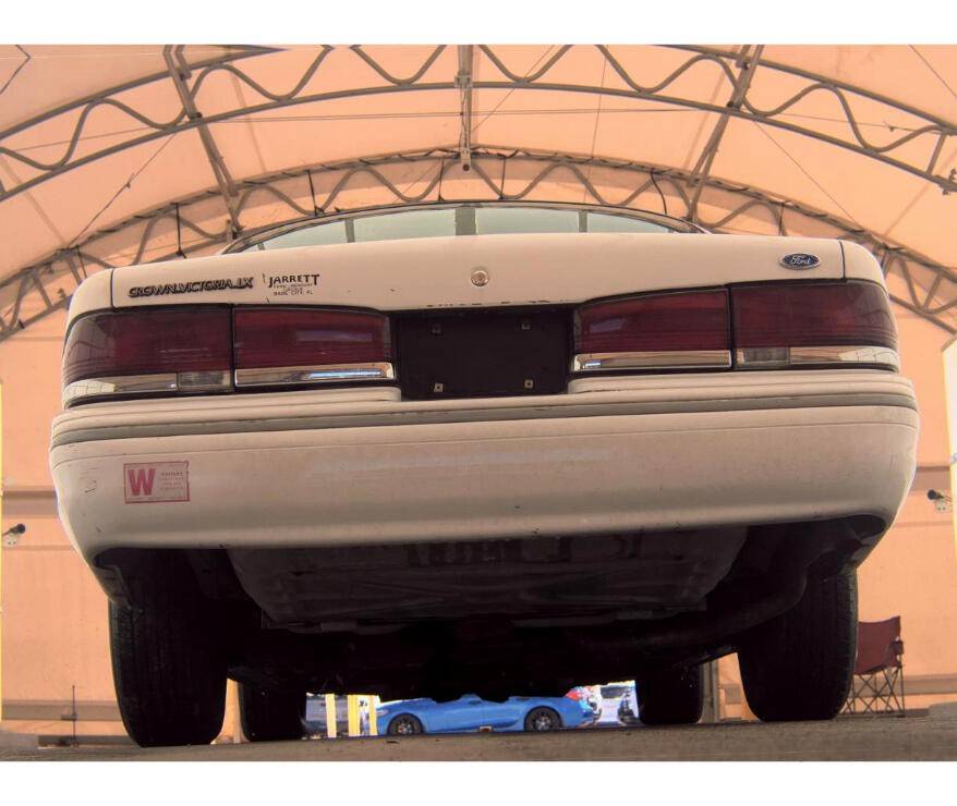 Ford-crown-victoria-lx-1995-black-6