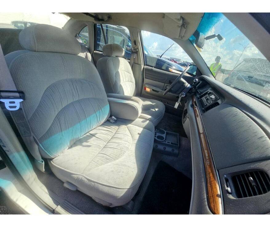 Ford-crown-victoria-lx-1995-black-9