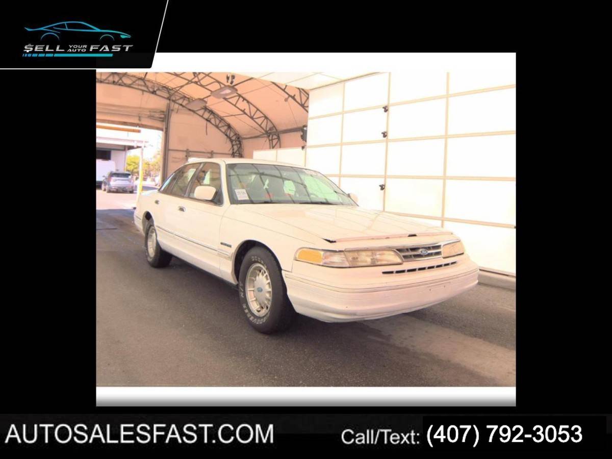 Ford-crown-victoria-lx-1995-black