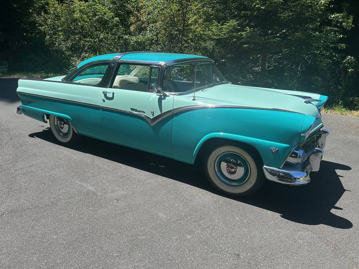 Ford-crown-victoria-police-1955-22