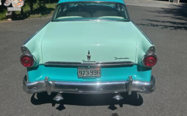 Ford-crown-victoria-police-1955-4