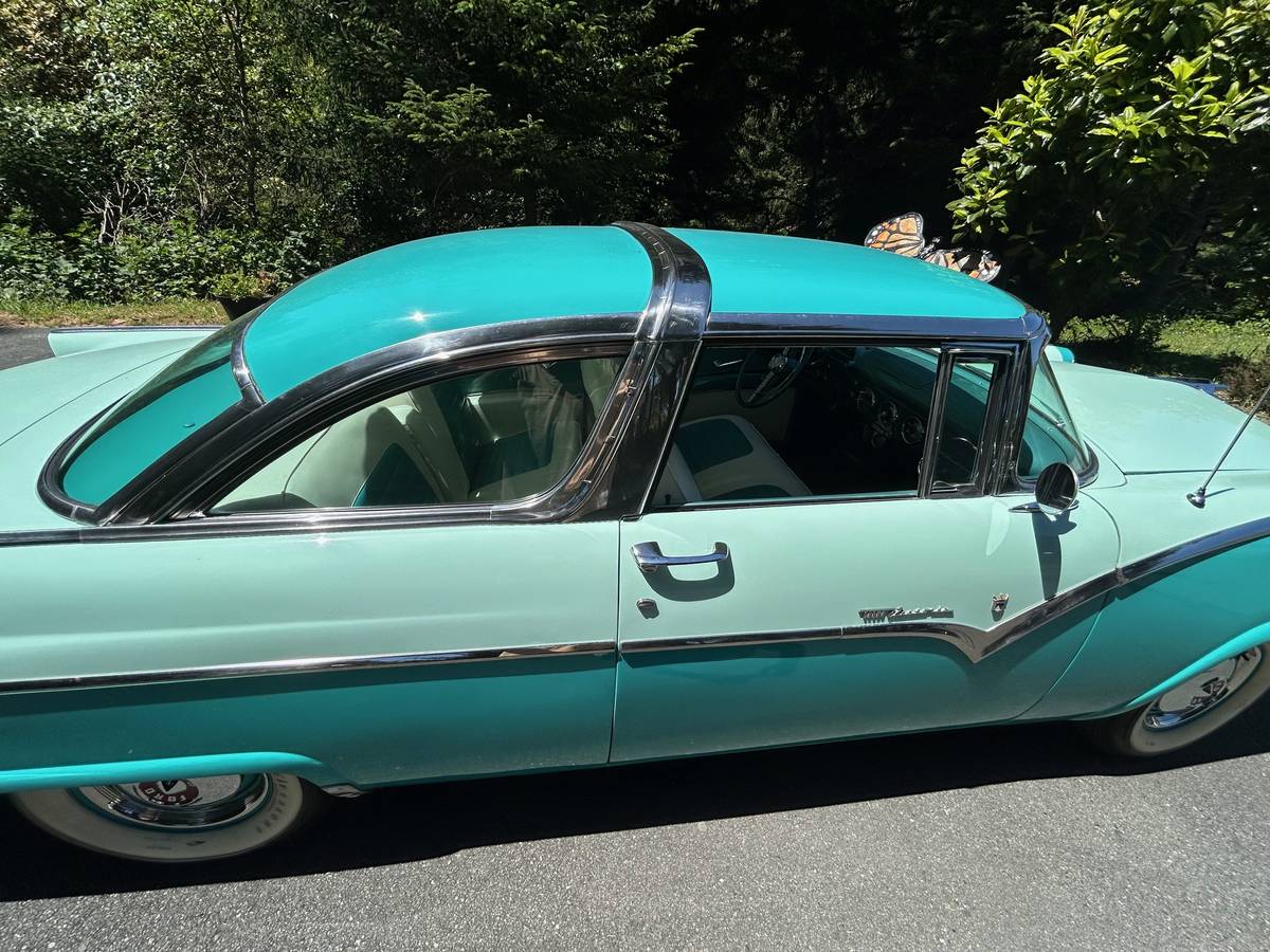 Ford-crown-victoria-police-1955-5