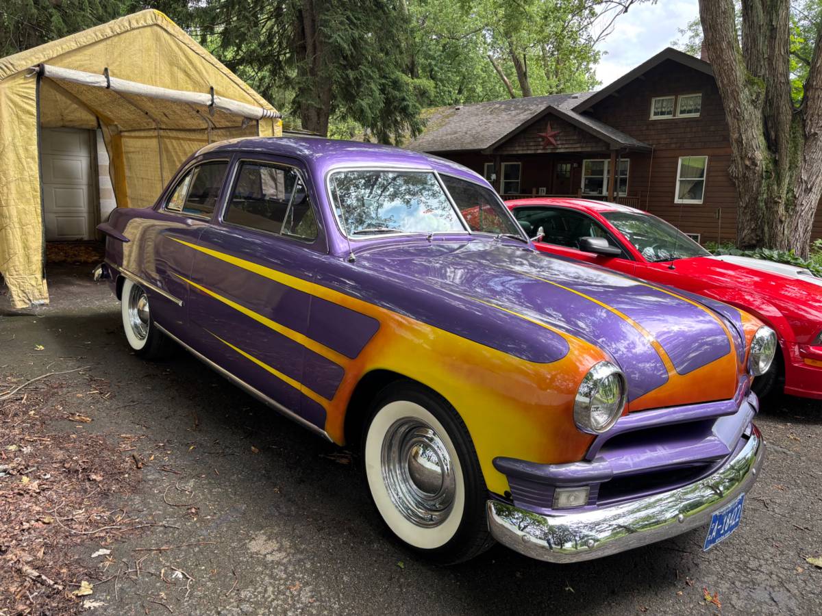 Ford-custom-1951-purple-2