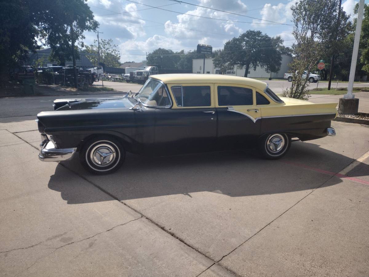 Ford-custom-1957-black-1
