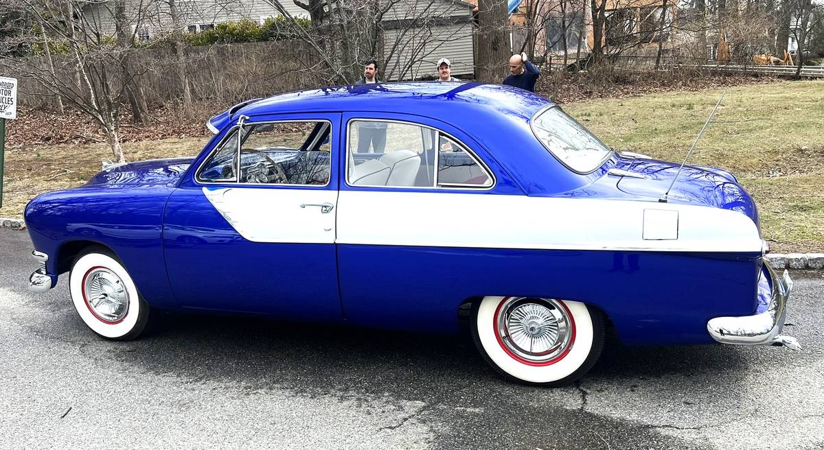 Ford-custom-2-door-1950-blue-1