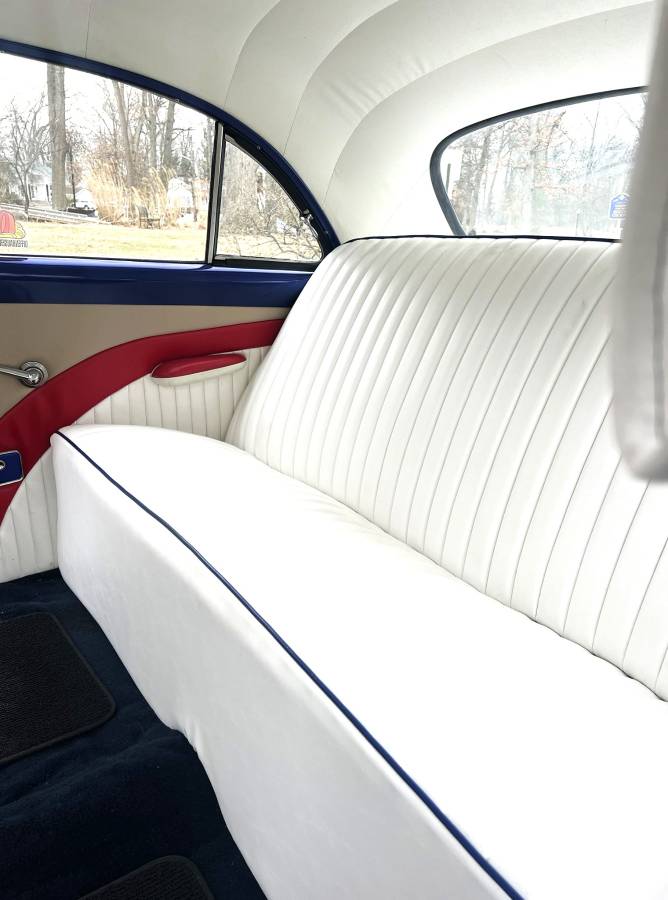 Ford-custom-2-door-1950-blue-14