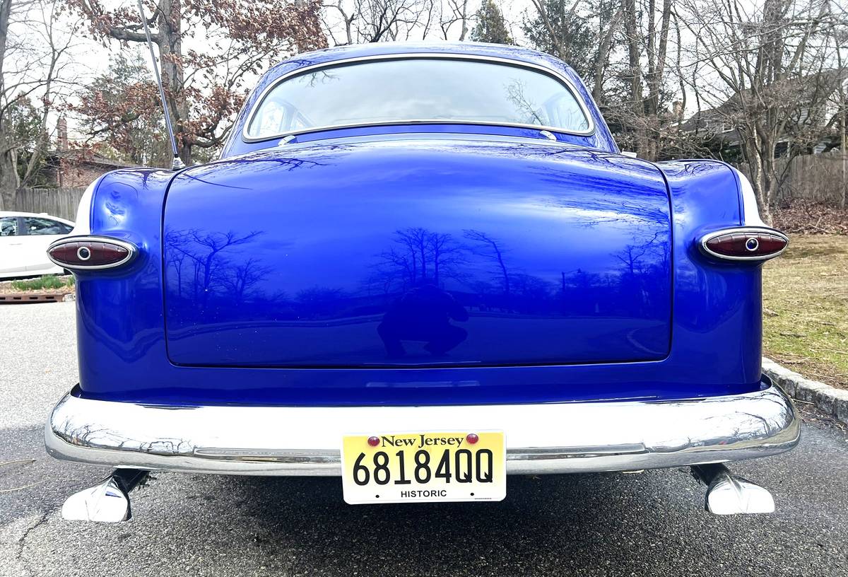 Ford-custom-2-door-1950-blue-19
