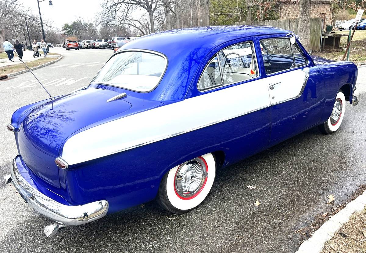 Ford-custom-2-door-1950-blue-2