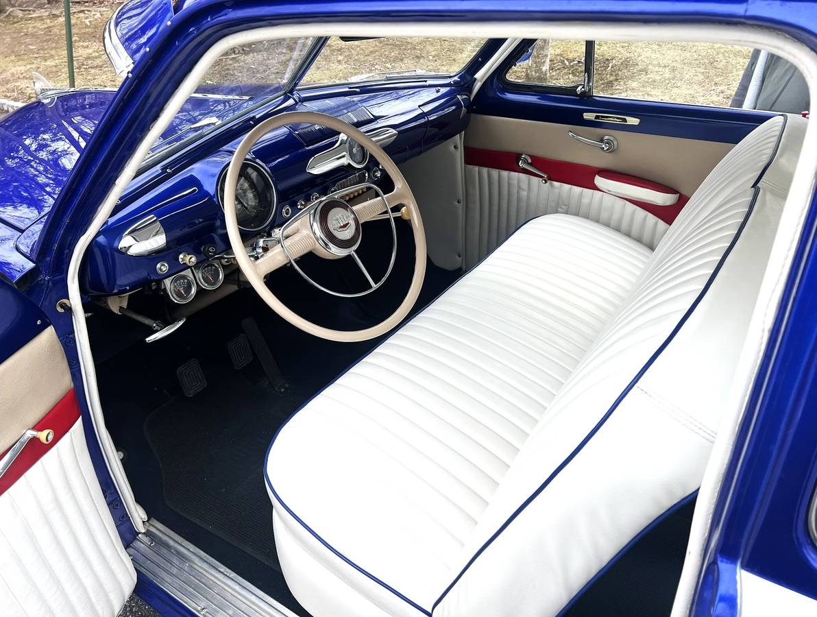 Ford-custom-2-door-1950-blue-5
