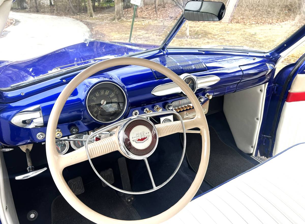 Ford-custom-2-door-1950-blue-6
