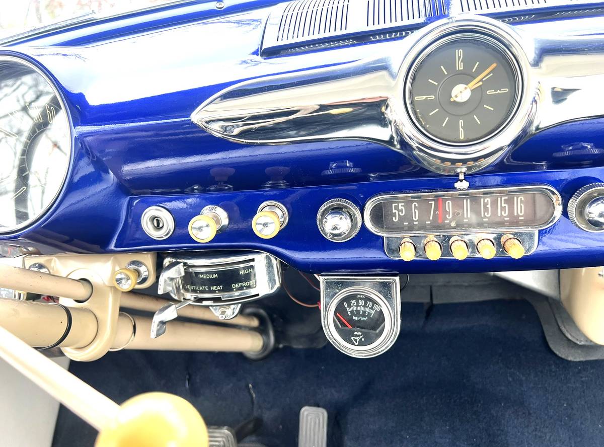 Ford-custom-2-door-1950-blue-9