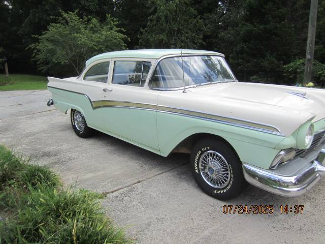 Ford-custom-300-1957-green-4