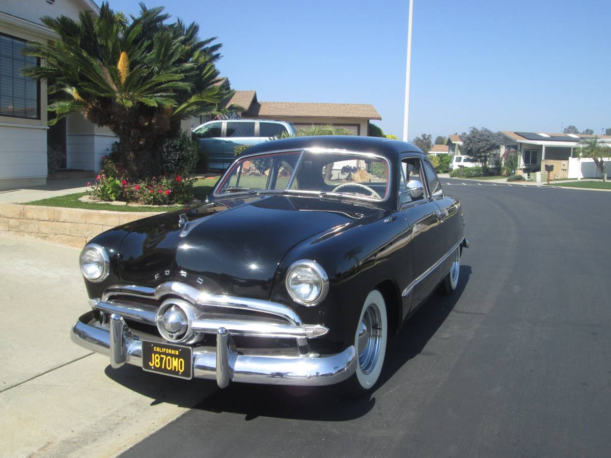 Ford-custom-coupe-1949-black-1