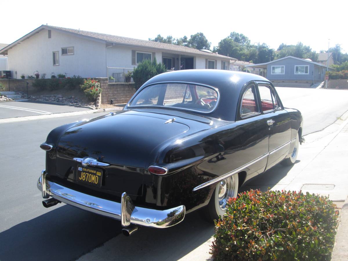 Ford-custom-coupe-1949-black-3