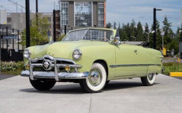 Ford-custom-coupe-1949-green