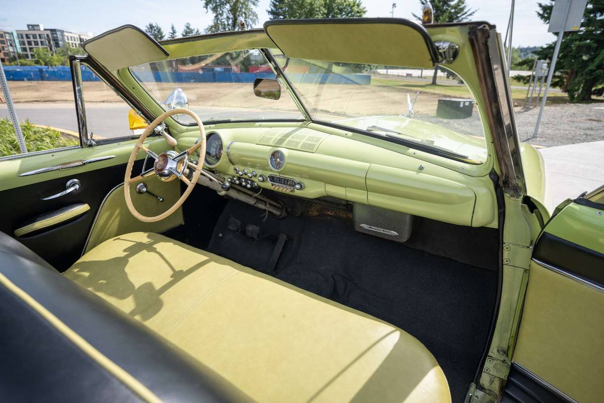 Ford-custom-coupe-1949-green-6