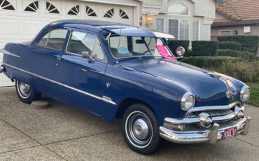 Ford-custom-coupe-1951-blue