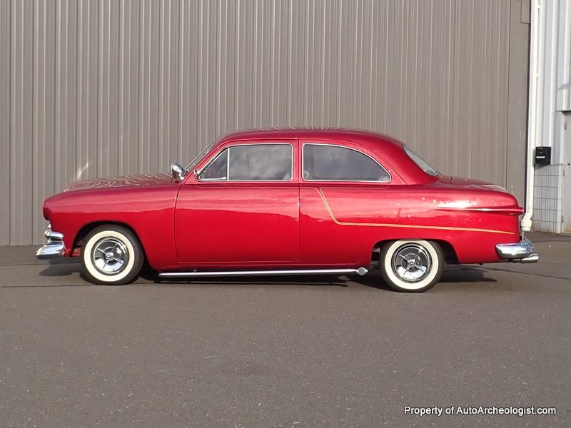 Ford-custom-coupe-1951-red-5