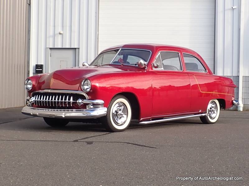 Ford-custom-coupe-1951-red