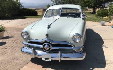 Ford-custom-deluxe-1950-green-1