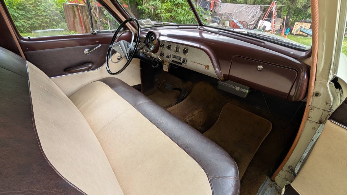 Ford-custom-deluxe-four-door-1951-custom-4