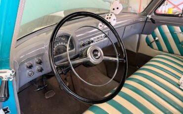 Ford-custom-line-2-door-sedan-1952-green-1