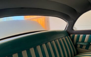 Ford-custom-line-2-door-sedan-1952-green-9