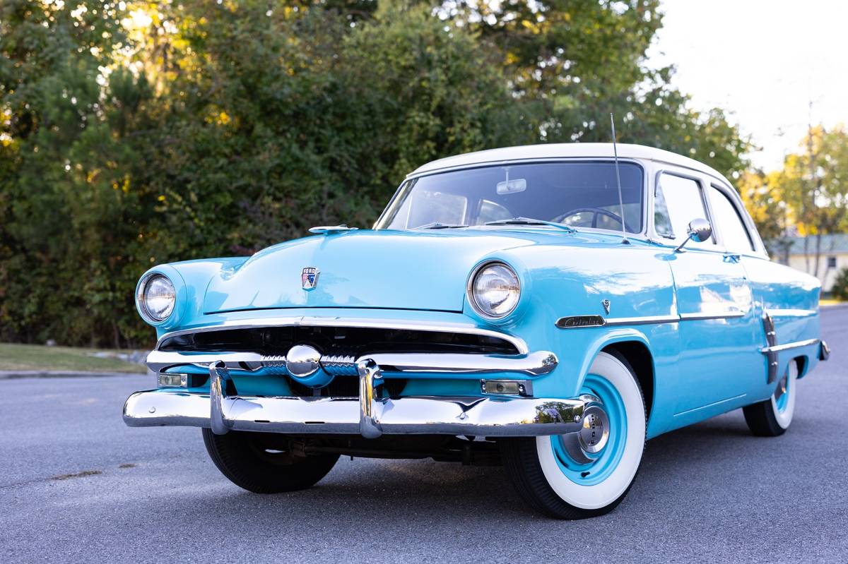 Ford-customline-1953-blue-1